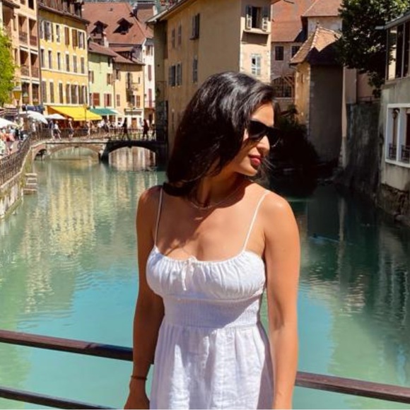 Meet your Posher, Jennifer - Picture 1 of 1